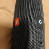 JBL Charge Essential2：户外音乐的震撼伴侣