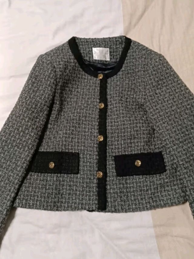 新年穿搭好物之尚都比拉毛呢小香风套装女秋冬撞色圆领外套