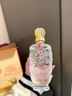 新年白酒送礼，五粮液喜福盛世闭眼入