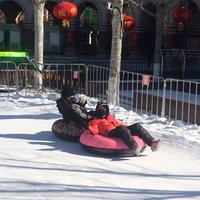 冬季出游当然要滑雪啦