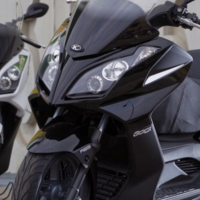 2015款光阳Kymco Downtown 300i ABS版本摩托车