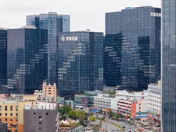 话说这个是坂田CBD之一够格吧。