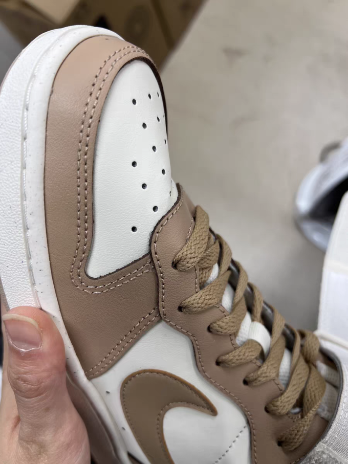 耐克休闲运动鞋怎么样 百搭的耐克中帮篮球鞋