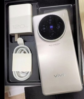 拍照好，又能最快速度抢红包的VIVO X100S手机，我用的很满意。