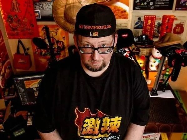 全世界最爱吃泡面的男人，吃了3000多款选出最好吃的10包刷爆吃货圈：中国泡面威武！