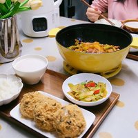 母女二人午餐：手把手教你空气炸锅肉松小贝简单做法，松软又香甜 