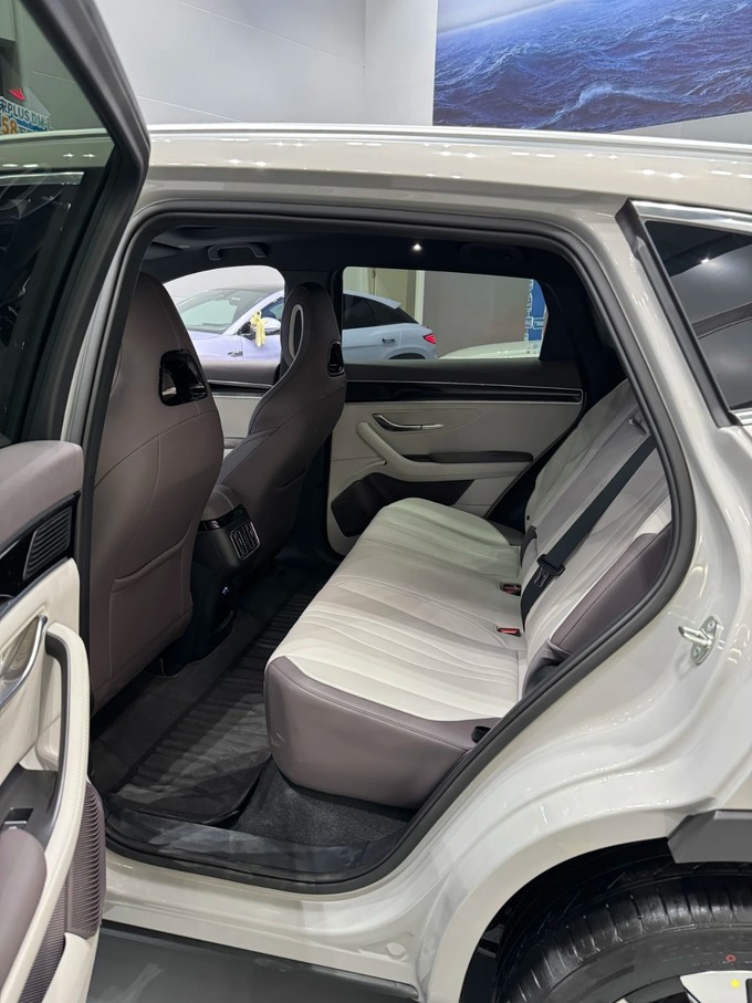 SUV