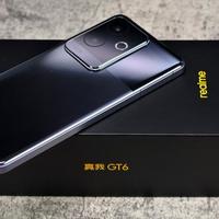 realme GT6：性能、屏幕、续航解析