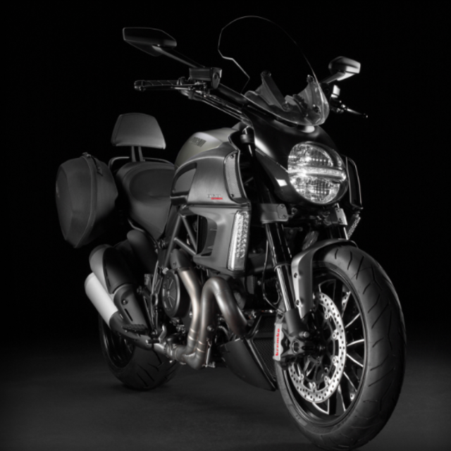 杜卡迪Diavel Strada 2013 双缸发动机高性能街车