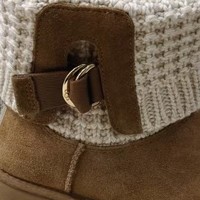 UGG Classic Solene Mini：冬日里的时尚与温暖