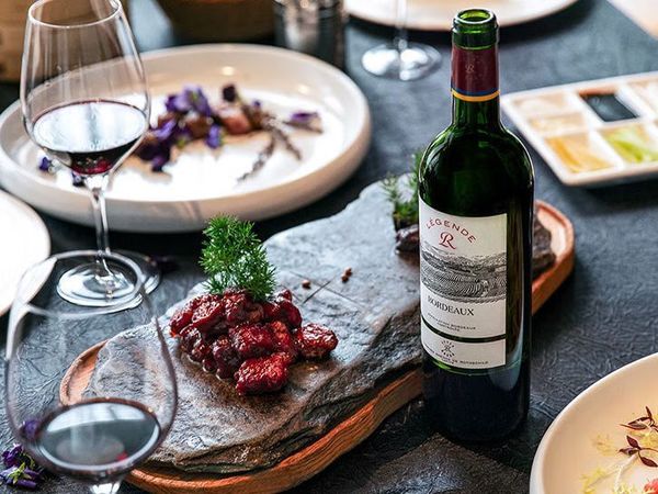 过年买的一箱子红酒