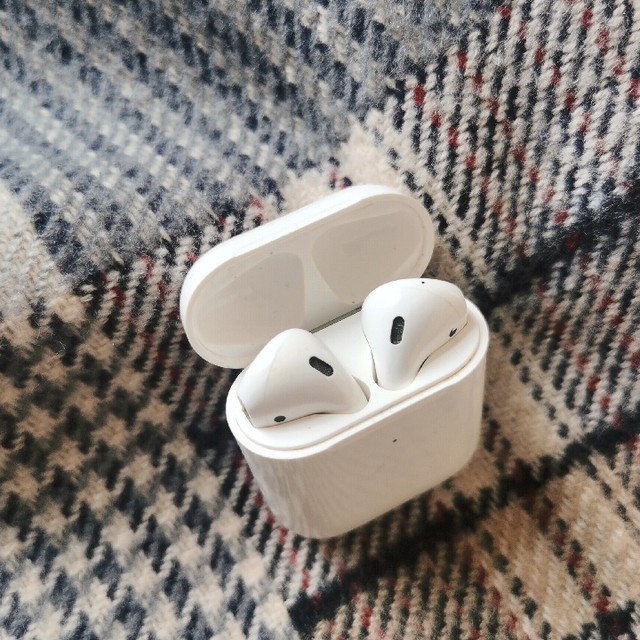 苹果AirPods（第 1 代）我还在用，家人们能给我推荐一个耳机吗？