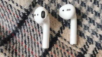 苹果AirPods（第 1 代）我还在用，家人们能给我推荐一个耳机吗？