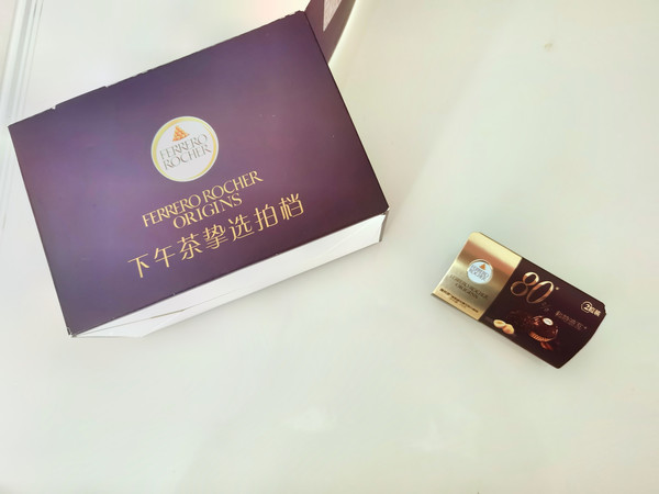 这款费列罗80%黑巧克力礼物直接把我拉回了少女时代。