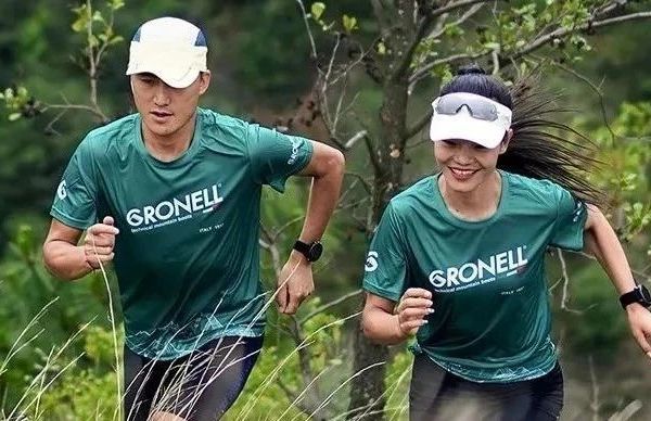 跑者核心力量训练：6个动作，让你跑步无伤！