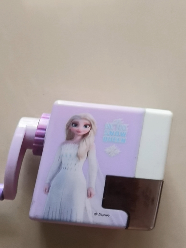 迪士尼自动进铅削笔器：儿童学习好帮手